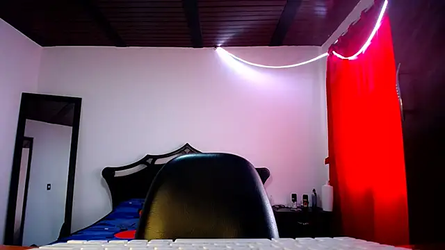 Snapshot of Deiby_casas chatting on 02-23-25, 09:59 Deiby casas online show from 02-23-25, 09:59