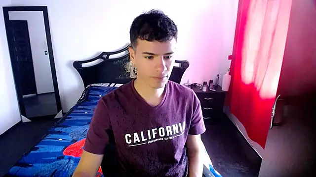 Snapshot of Deiby_casas chatting on 02-25-25, 06:09 Deiby casas online show from 02-25-25, 06:09