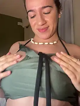 Snapshot of Antonellachic73 chatting on 02-18-25, 03:21 Antonellachic73 online show from 02-18-25, 03:21