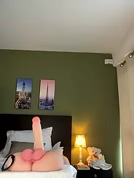 Snapshot of Antonellachic73 chatting on 02-19-25, 06:21 Antonellachic73 online show from 02-19-25, 06:21