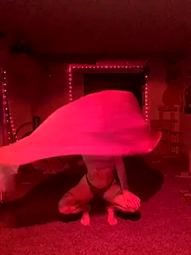 Snapshot of 777Jade chatting on 11-14-25, 02:43 777Jade online show from 11-14-25, 02:43