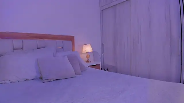 mia hank online show from 12-19-25, 11:39