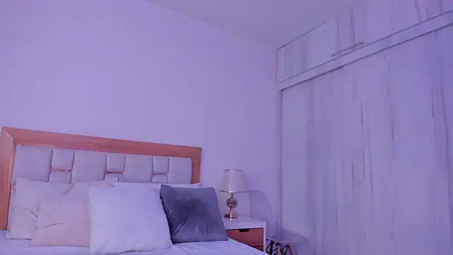 mia hank online show from 05-15-26, 11:39