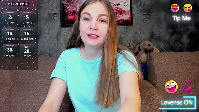 Snapshot of CassieMils chatting on 11-28-25, 04:15 CassieMils online show from 11-28-25, 04:15