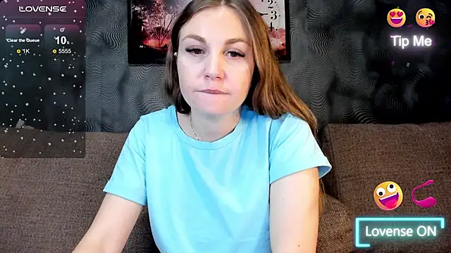 Snapshot of CassieMils chatting on 12-04-25, 03:10 CassieMils online show from 12-04-25, 03:10