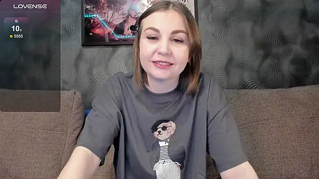 Snapshot of CassieMils chatting on 03-31-26, 08:15 CassieMils online show from 03-31-26, 08:15