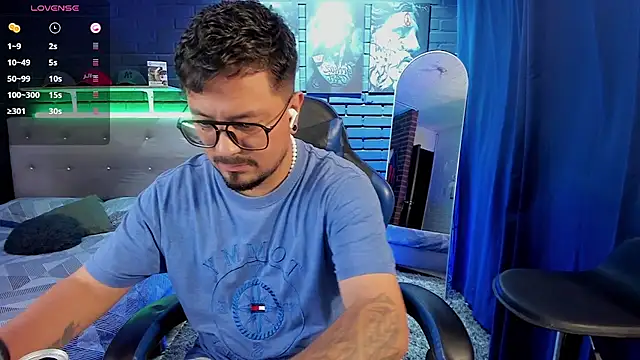 DaviidEvans  online show from 07-08-26, 01:54