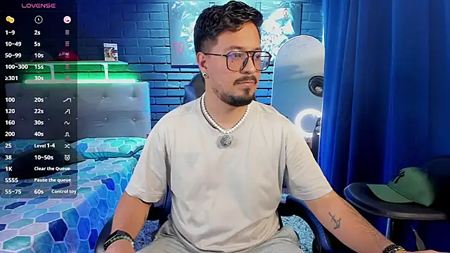 DaviidEvans  online show from 07-12-26, 05:48