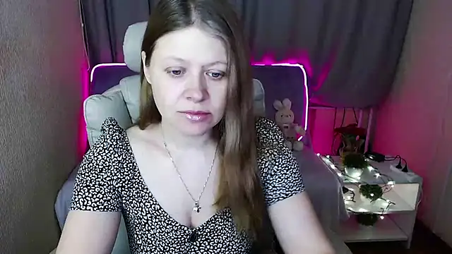 Snapshot of alekasamui chatting on 02-18-25, 12:04 alekasamui online show from 02-18-25, 12:04