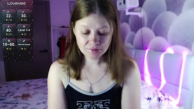 Snapshot of alekasamui chatting on 10-22-25, 09:14 alekasamui online show from 10-22-25, 09:14