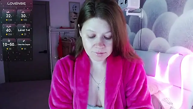 Snapshot of alekasamui chatting on 11-04-25, 11:04 alekasamui online show from 11-04-25, 11:04