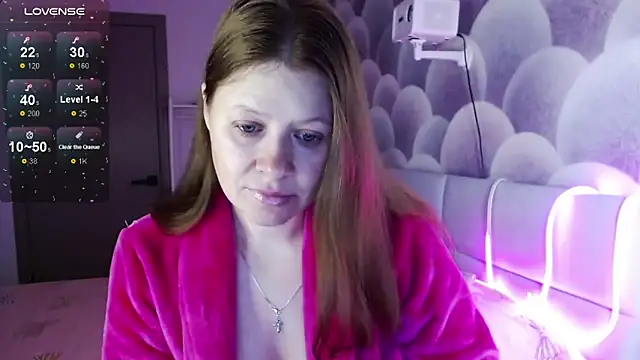 Snapshot of alekasamui chatting on 11-08-25, 11:25 alekasamui online show from 11-08-25, 11:25