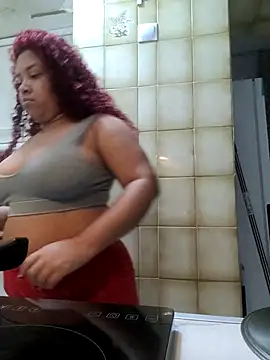 Snapshot of HonestGymshoe chatting on 10-10-25, 09:47 HonestGymshoe online show from 10-10-25, 09:47