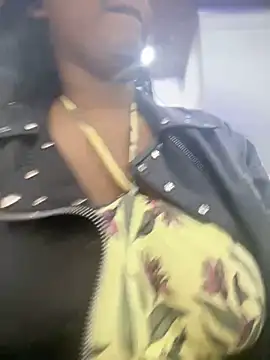 Snapshot of Tayra_Siny chatting on 02-12-25, 01:37 Tayra Siny online show from 02-12-25, 01:37