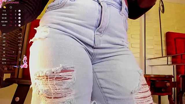 Snapshot of Tayra_Siny chatting on 10-10-25, 04:55 Tayra Siny online show from 10-10-25, 04:55