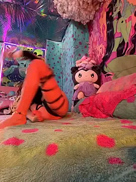 BABYUNICORN online show from 12-21-25, 09:11