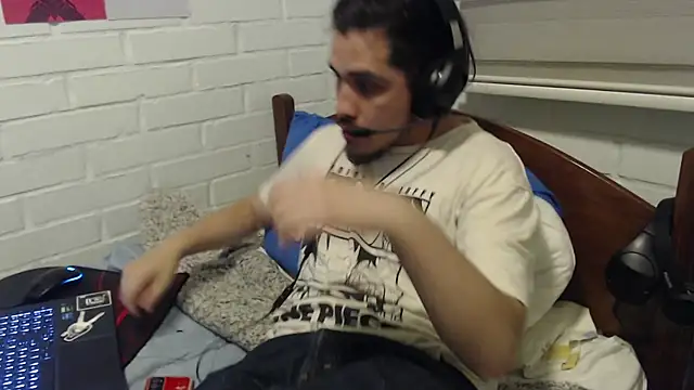 hung weeb online show from 12-12-24, 03:43