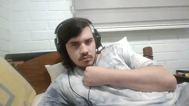 hung weeb online show from 10-27-25, 03:54