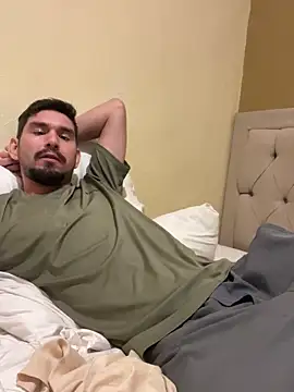 Snapshot of Tomthelong chatting on 02-20-25, 05:33 Tomthelong online show from 02-20-25, 05:33