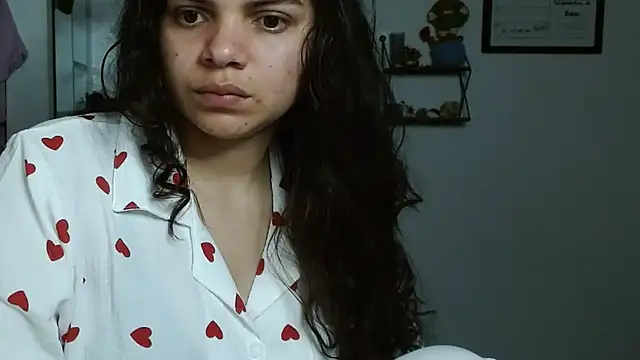 Snapshot of Nikkykora15 chatting on 10-28-25, 01:20 Nikkykora15 online show from 10-28-25, 01:20