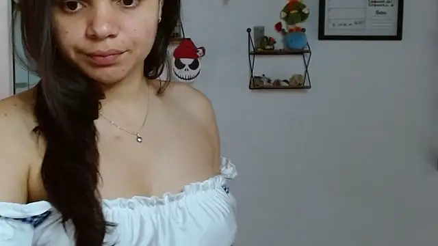 Snapshot of Nikkykora15 chatting on 10-31-25, 06:53 Nikkykora15 online show from 10-31-25, 06:53