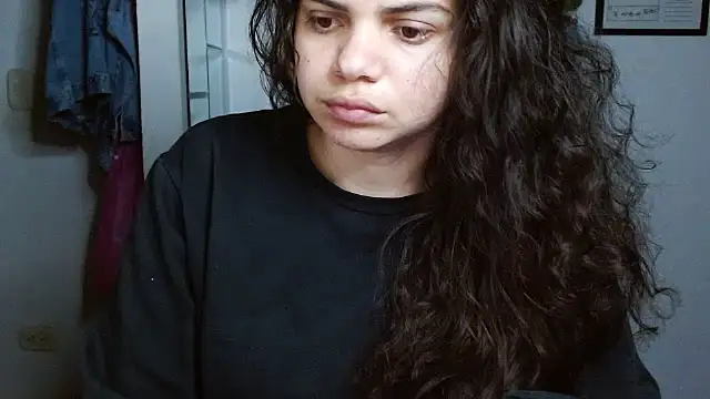 Snapshot of Nikkykora15 chatting on 11-06-25, 01:28 Nikkykora15 online show from 11-06-25, 01:28