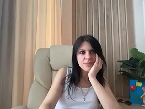 Snapshot of InjaAtHome chatting on 05-07-26, 08:42 InjaAtHome online show from 05-07-26, 08:42