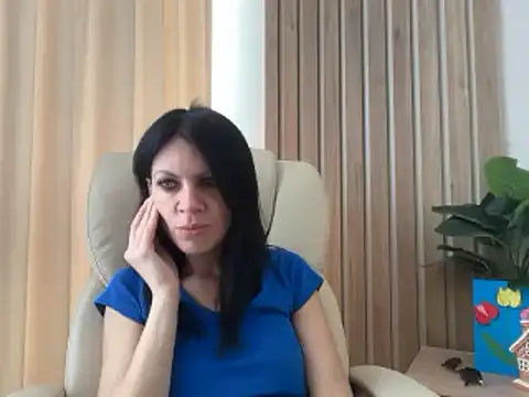 Snapshot of InjaAtHome chatting on 05-16-26, 08:11 InjaAtHome online show from 05-16-26, 08:11
