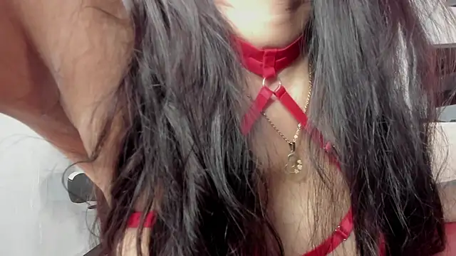 gingirel  online show from 10-31-25, 01:34