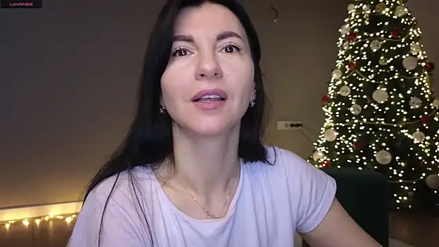 Snapshot of Mary_love16 chatting on 12-22-24, 06:28 Mary love16 online show from 12-22-24, 06:28