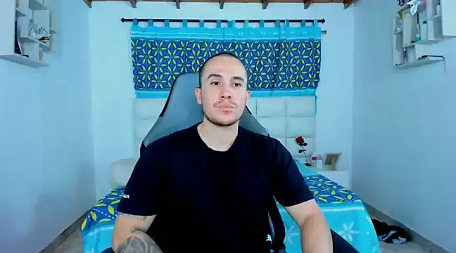 Snapshot of juan__jimenez chatting on 02-18-25, 12:26 juan jimenez online show from 02-18-25, 12:26