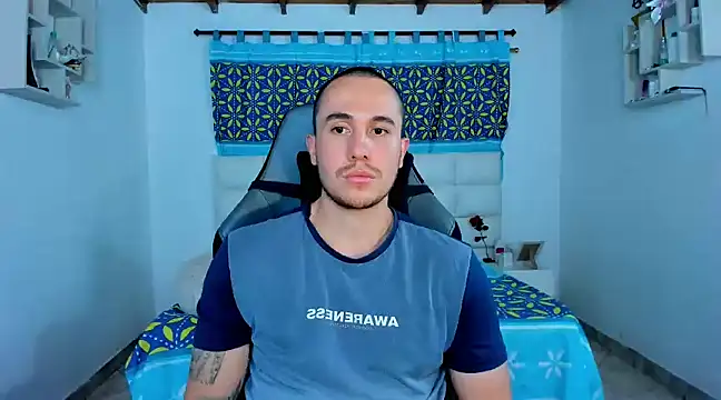 Snapshot of juan__jimenez chatting on 02-19-25, 02:55 juan jimenez online show from 02-19-25, 02:55