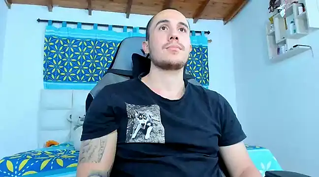 Snapshot of juan__jimenez chatting on 02-21-25, 01:33 juan jimenez online show from 02-21-25, 01:33