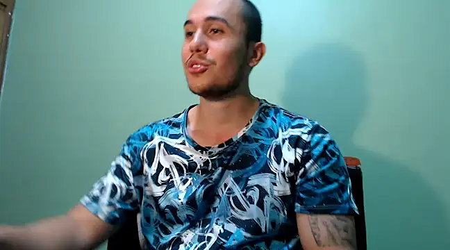 Snapshot of juan__jimenez chatting on 02-22-25, 07:45 juan jimenez online show from 02-22-25, 07:45