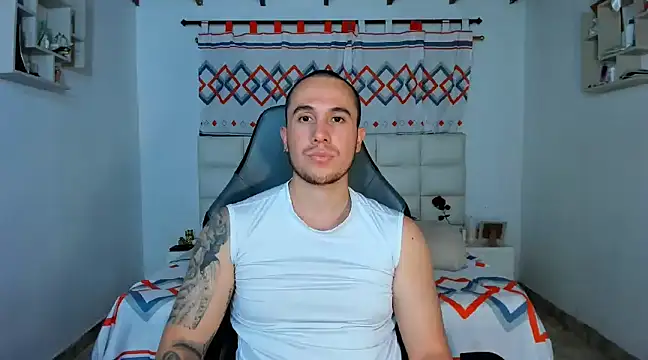 Snapshot of juan__jimenez chatting on 03-17-25, 11:32 juan jimenez online show from 03-17-25, 11:32