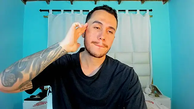 Snapshot of juan__jimenez chatting on 11-19-25, 12:43 juan jimenez online show from 11-19-25, 12:43