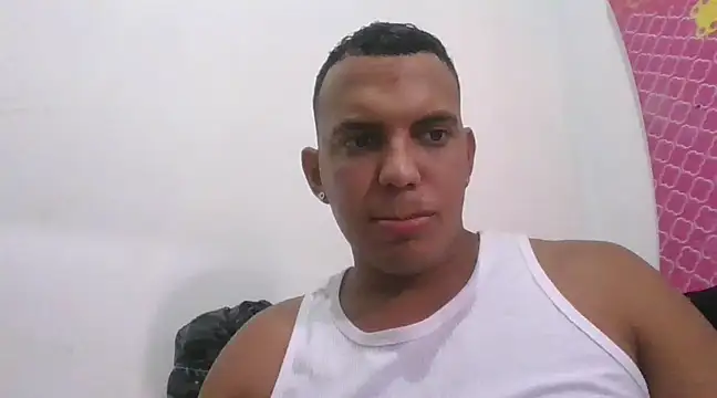 Snapshot of elperrys chatting on 03-15-25, 04:21 elperrys online show from 03-15-25, 04:21