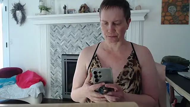 AuroraWillows online show from 04-19-26, 07:16