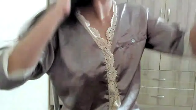 Snapshot of Beauty_Asian_Tina chatting on 03-08-25, 09:29 Beauty Asian Tina online show from 03-08-25, 09:29