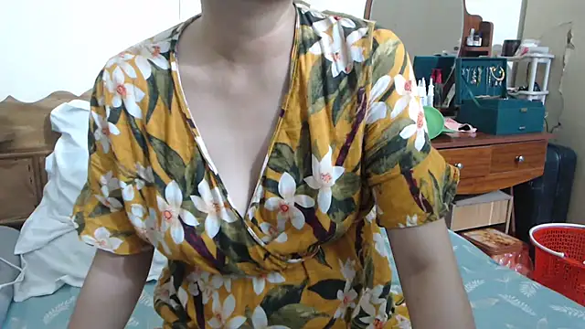 Snapshot of Beauty_Asian_Tina chatting on 10-12-25, 03:05 Beauty Asian Tina online show from 10-12-25, 03:05