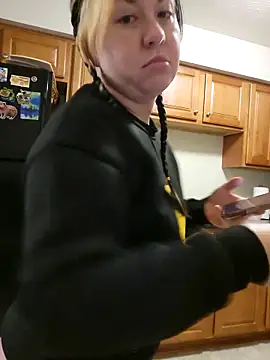 Snapshot of ImpressYouDaily chatting on 03-09-26, 04:11 ImpressYouDaily online show from 03-09-26, 04:11