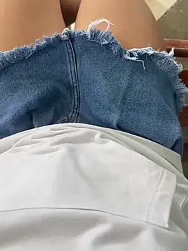   IRIS   online show from 12-26-24, 07:38