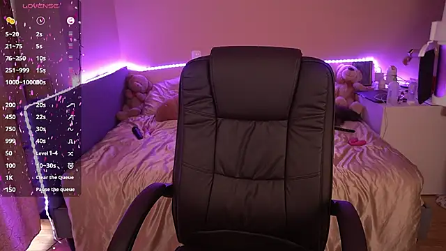 AmandaFiree online show from 02-12-25, 10:03