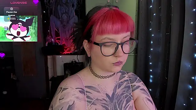 t0riayun0 online show from 03-11-26, 11:00