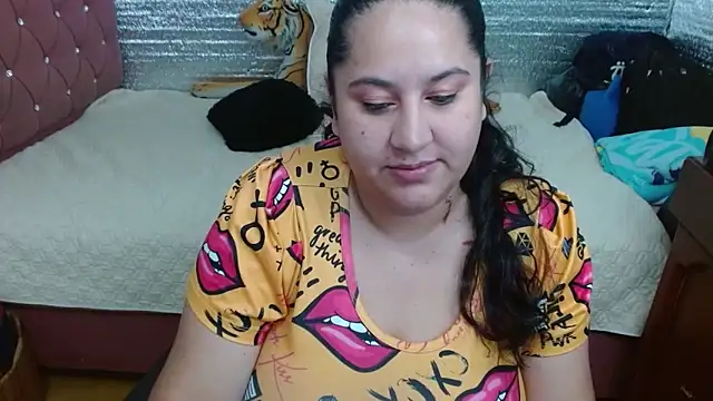 EMILY-NESSA online show from 05-11-26, 02:45
