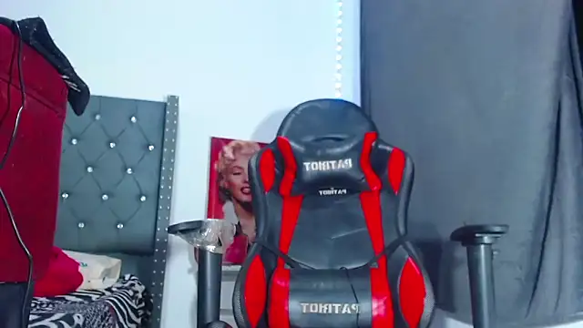 Snapshot of party_aass chatting on 02-20-25, 11:21 party aass online show from 02-20-25, 11:21