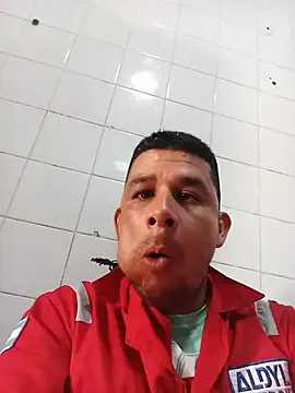 Snapshot of El-reyleon chatting on 06-23-26, 11:30 El-reyleon online show from 06-23-26, 11:30