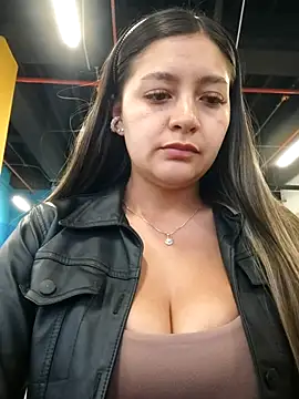 Snapshot of alana_69 chatting on 10-22-25, 10:31 alana 69 online show from 10-22-25, 10:31