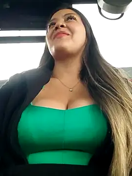 Snapshot of alana_69 chatting on 10-23-25, 08:07 alana 69 online show from 10-23-25, 08:07