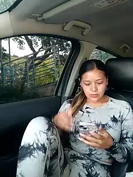 Snapshot of alana_69 chatting on 11-08-25, 02:17 alana 69 online show from 11-08-25, 02:17